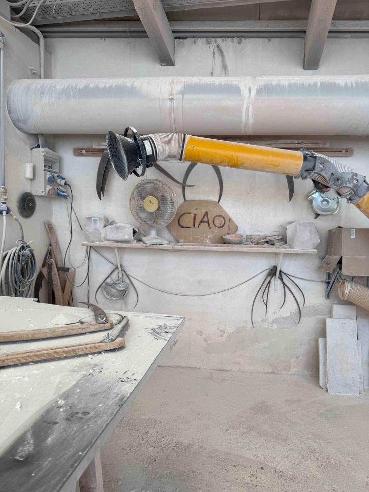 Missing alternative text