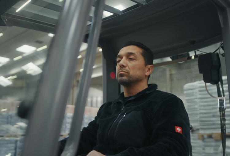 Missing alternative text