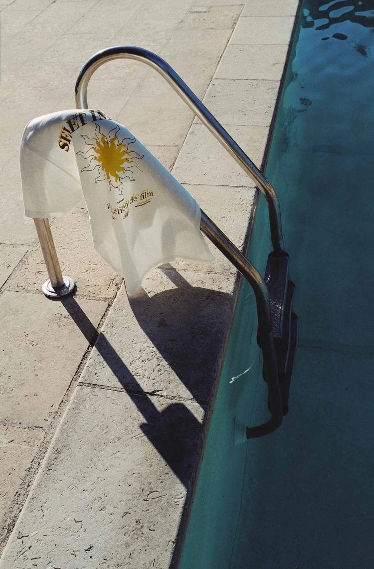 Missing alternative text