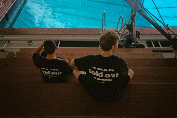 Missing alternative text