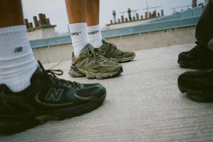 Missing alternative text