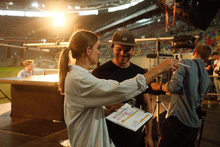 Missing alternative text