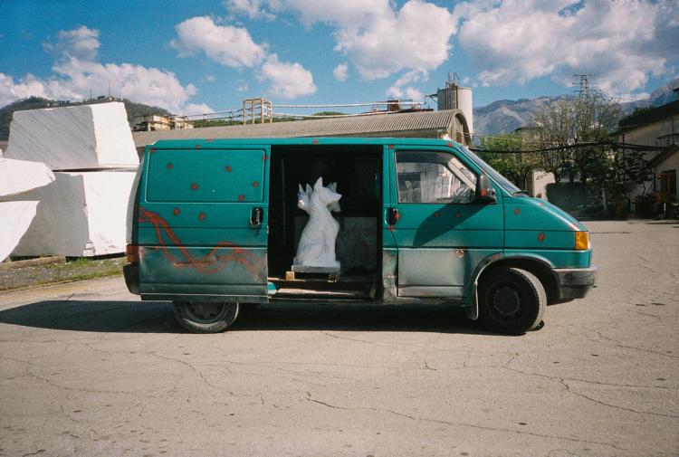 Missing alternative text