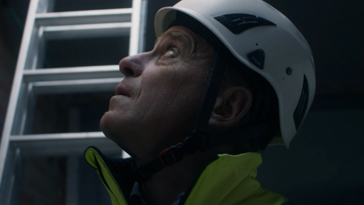 Missing alternative text