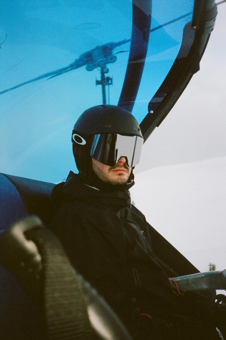 Missing alternative text