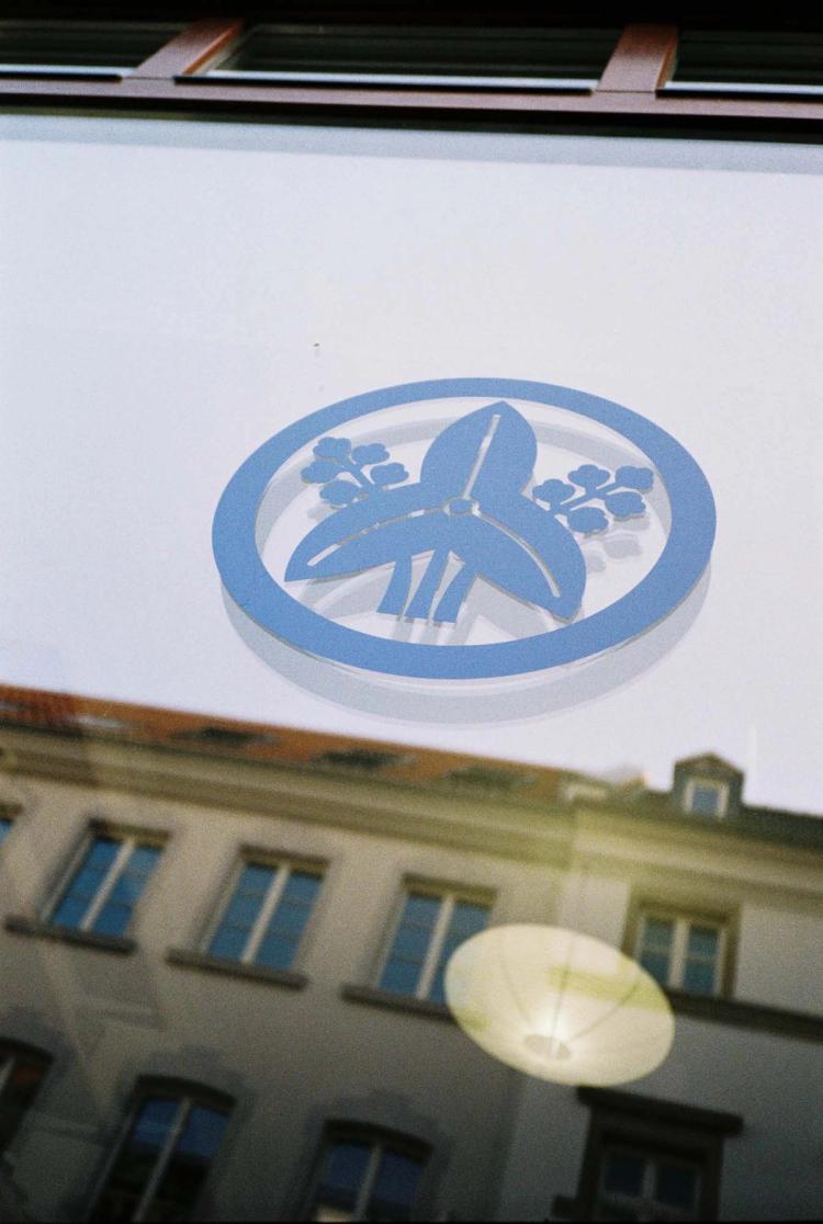 Missing alternative text