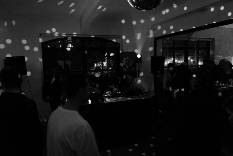 Missing alternative text