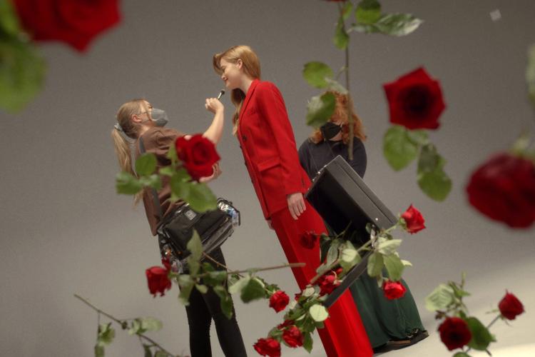 Missing alternative text