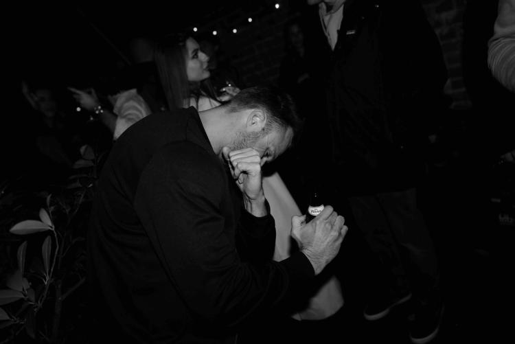 Missing alternative text