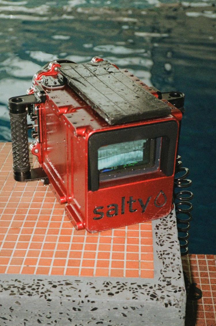 Missing alternative text