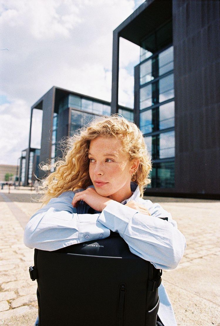 Missing alternative text