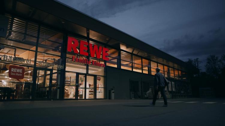 Missing alternative text