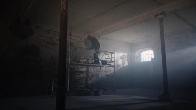 Missing alternative text