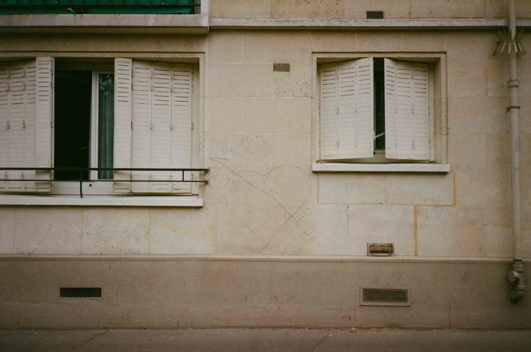 Missing alternative text