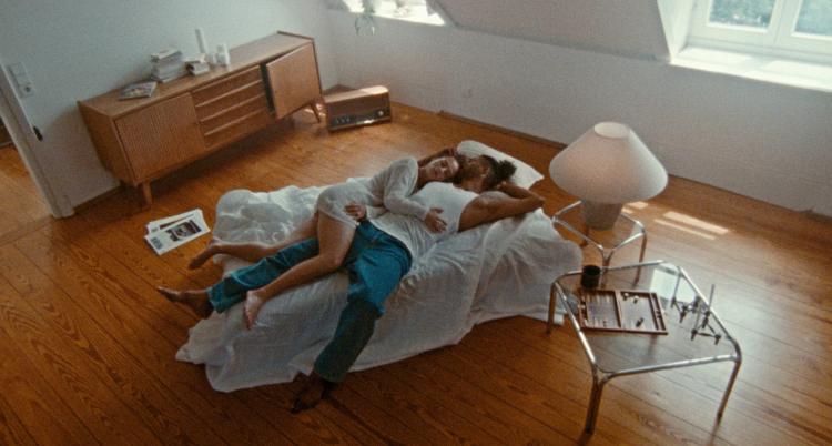 Missing alternative text