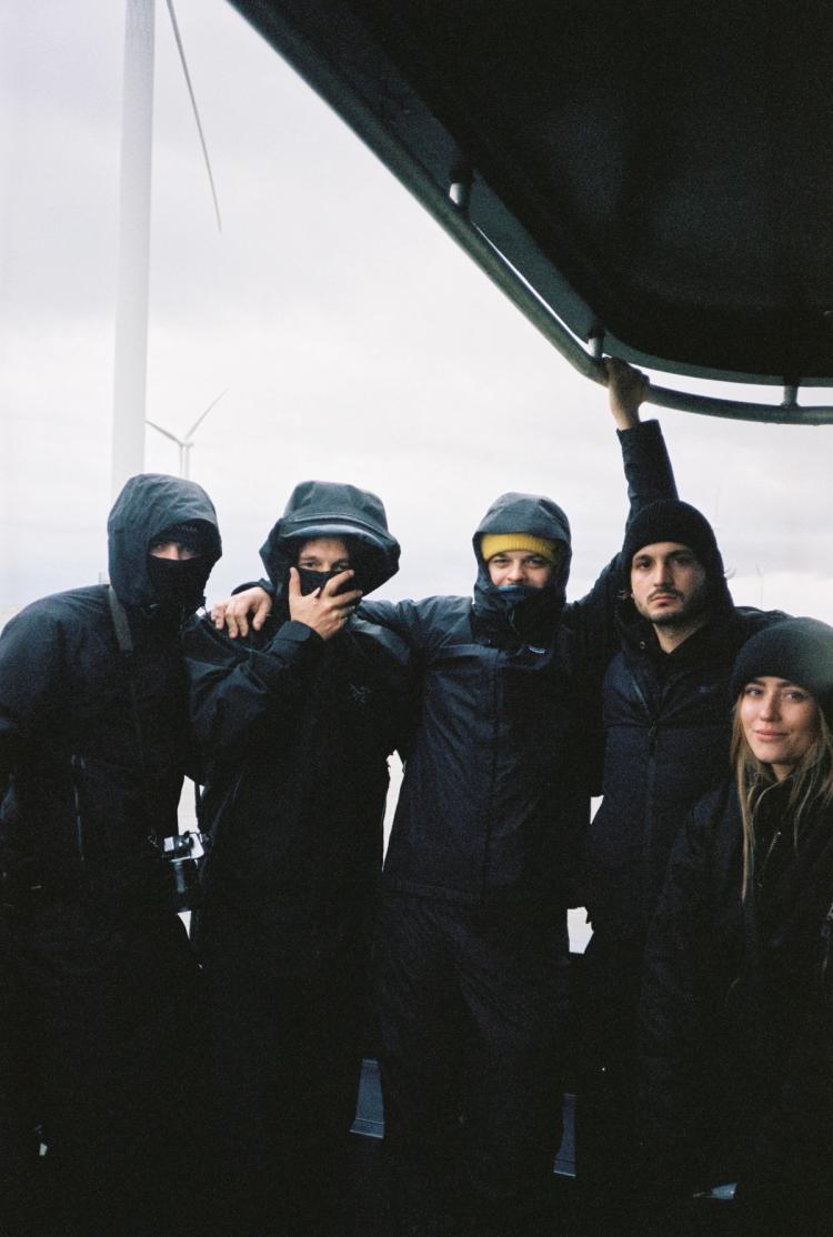 Missing alternative text