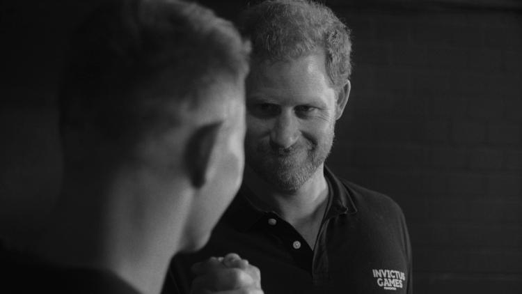 Missing alternative text