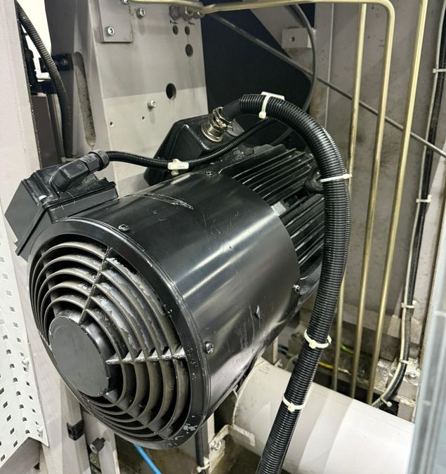 Elektromotor – Staub & Produktionsrückstände: Nachher