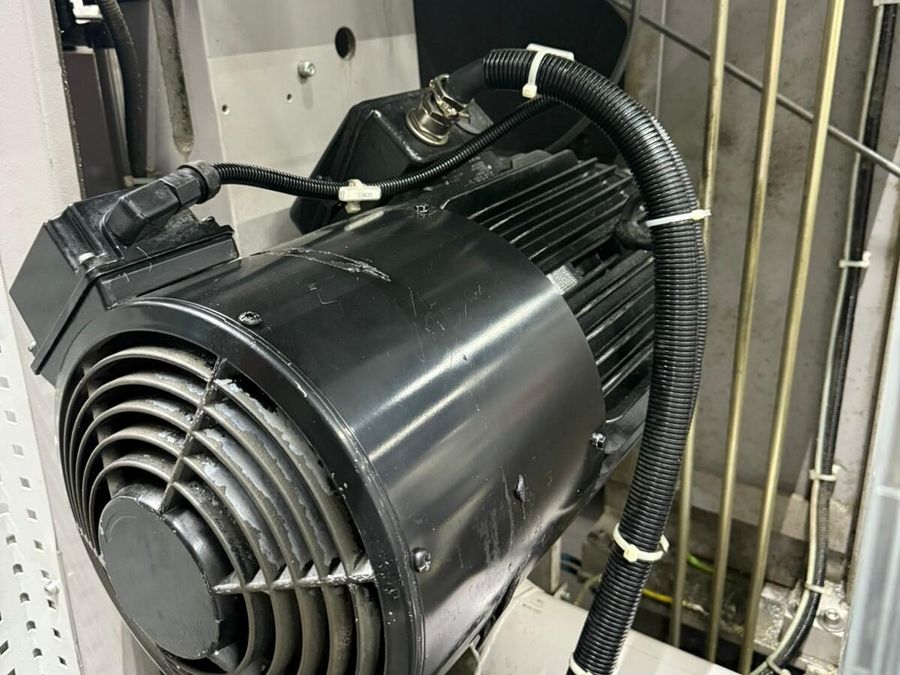 Elektromotor – Staub & Produktionsrückstände: Nachher