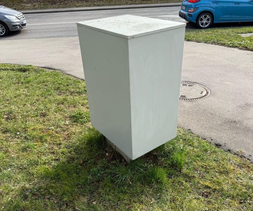 Außenreinigung Technikgehäuse: Nachher