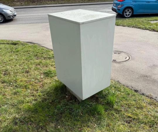 Außenreinigung Technikgehäuse – Nachher