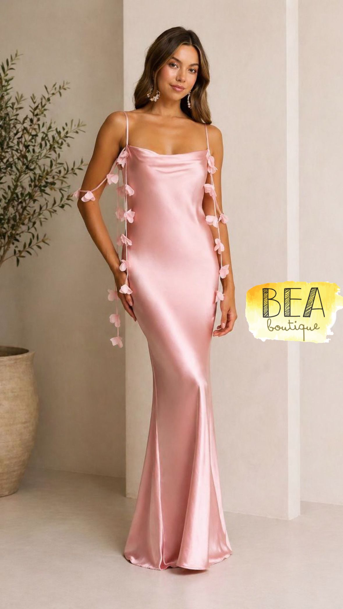 Vestido largo rosa c/ aplicación  - Image 1