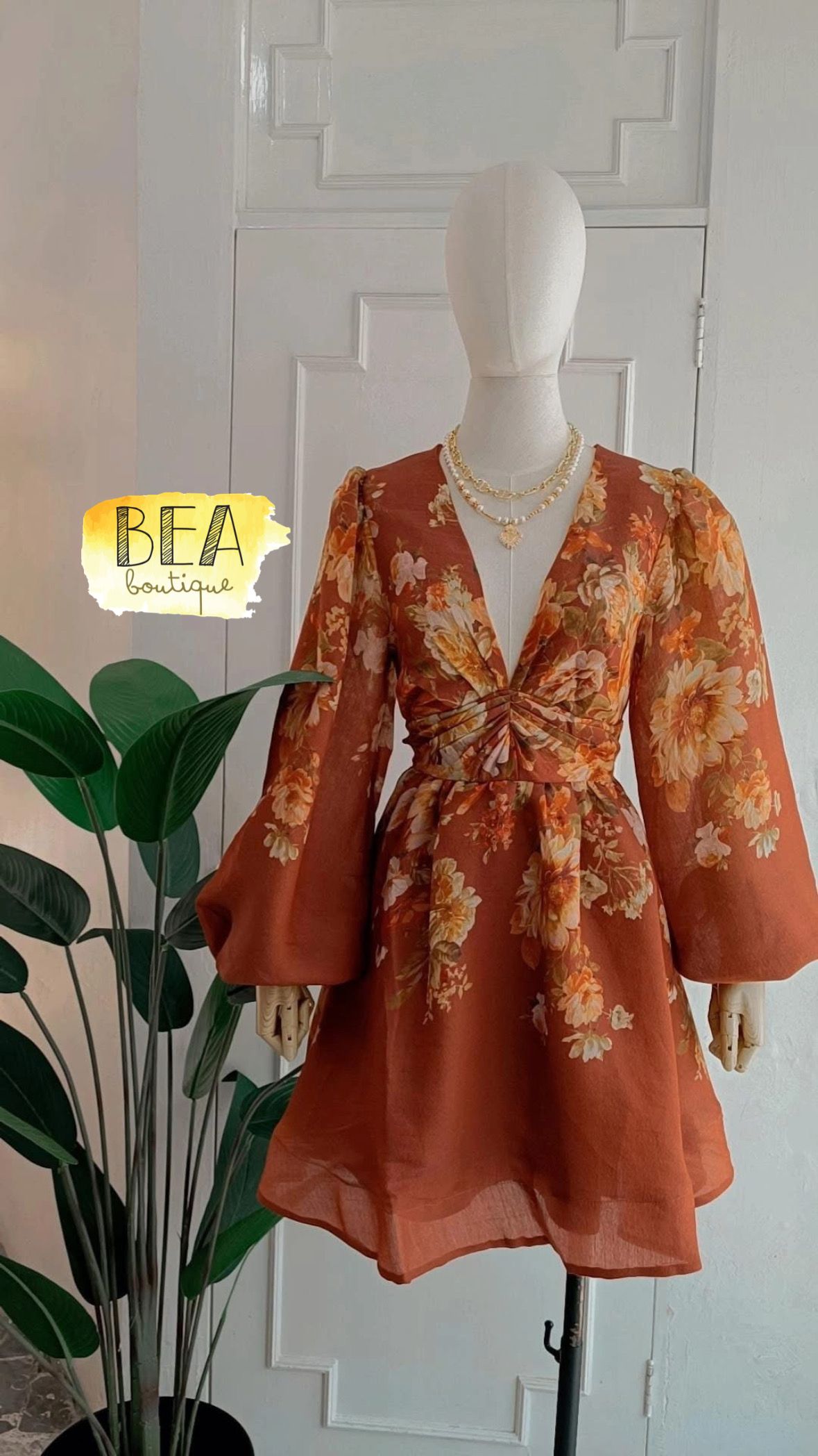 Vestido corto camel estampado  - Image 1