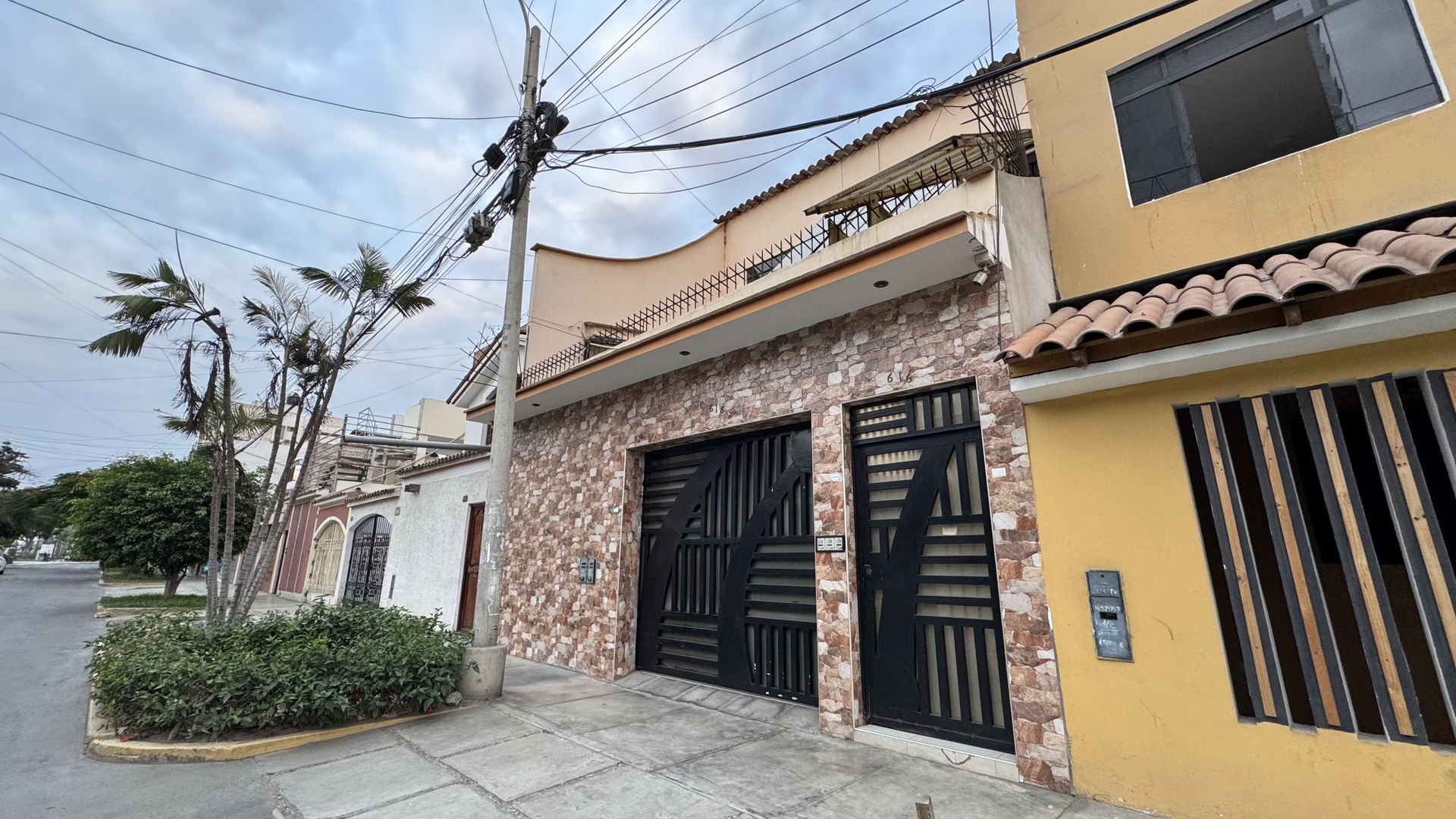 Casa de 3 pisos en Las Quintanas