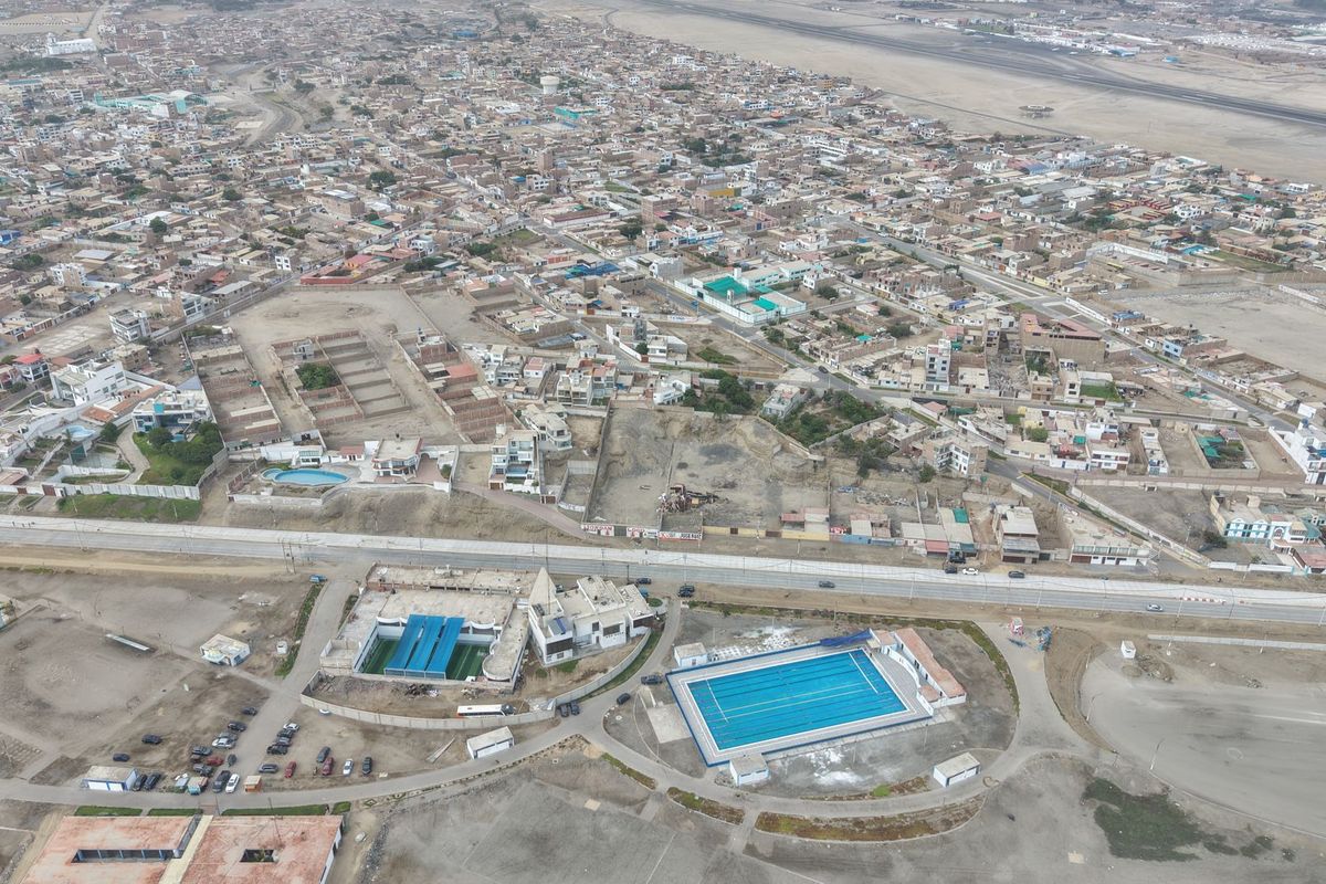 Terreno en esquina en Las Lomas, Huanchaco