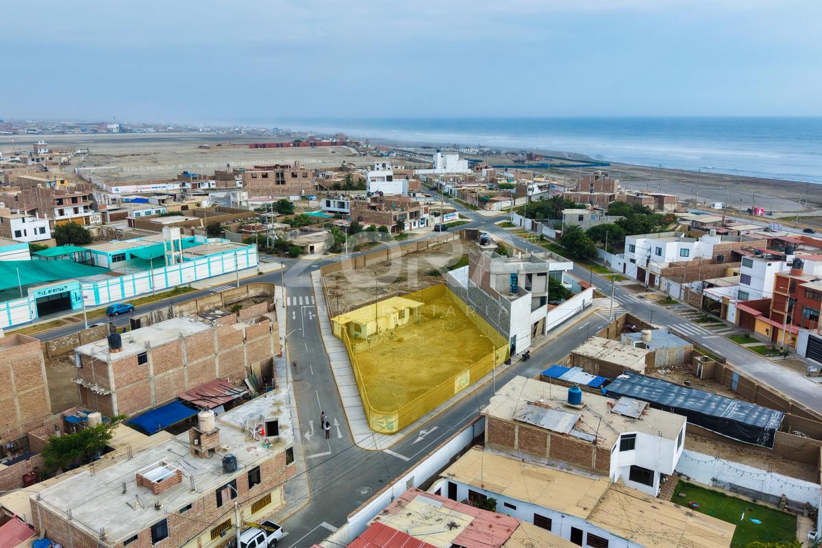 Terreno en esquina en Las Lomas, Huanchaco