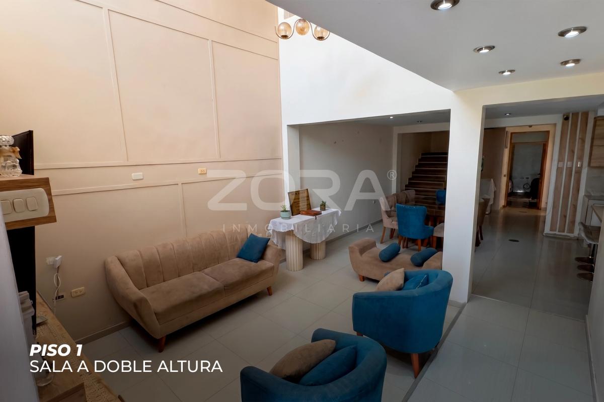 Casa moderna en Urb. Santa Adriana