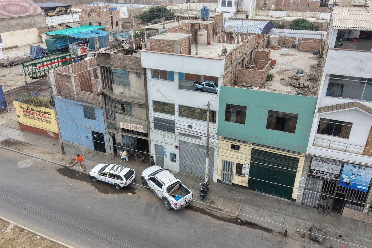 Local comercial nuevo en Av. Federico Villarreal