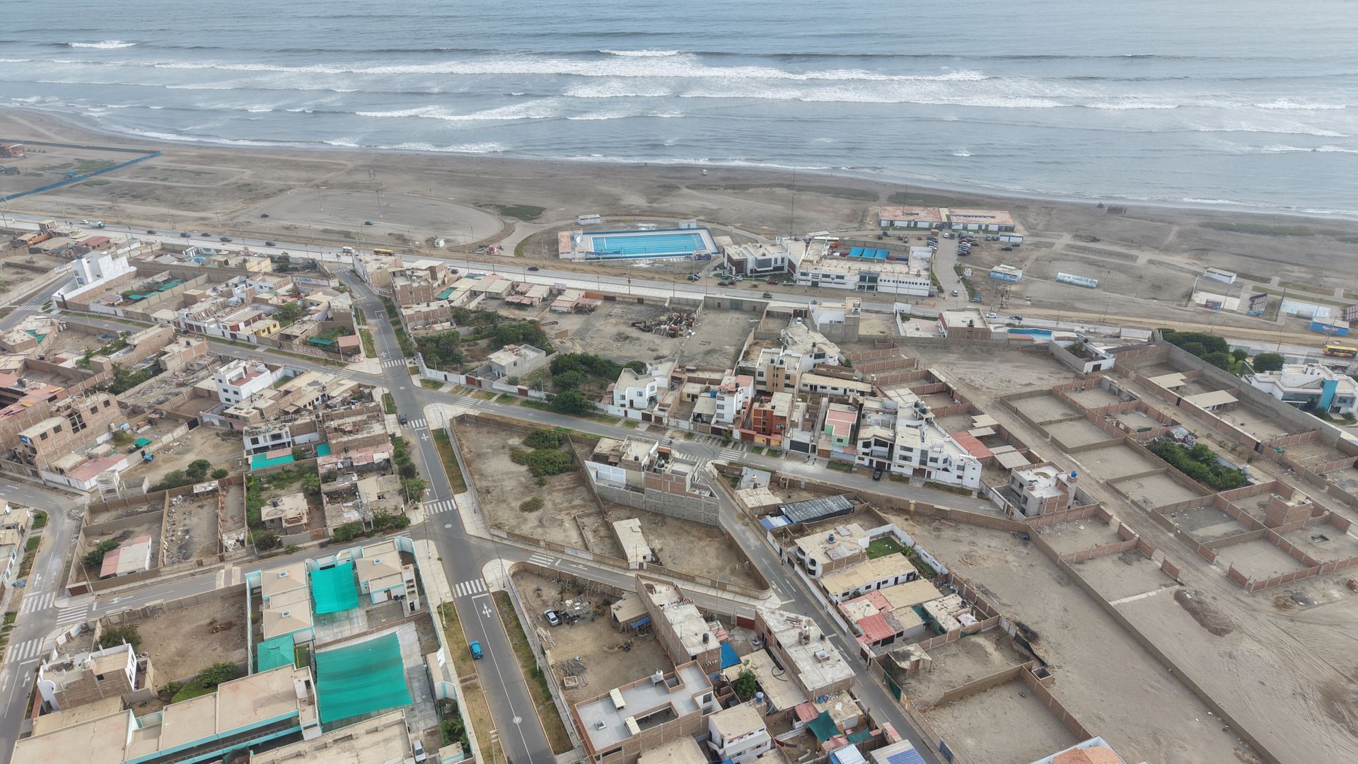 Terreno en esquina en Las Lomas, Huanchaco