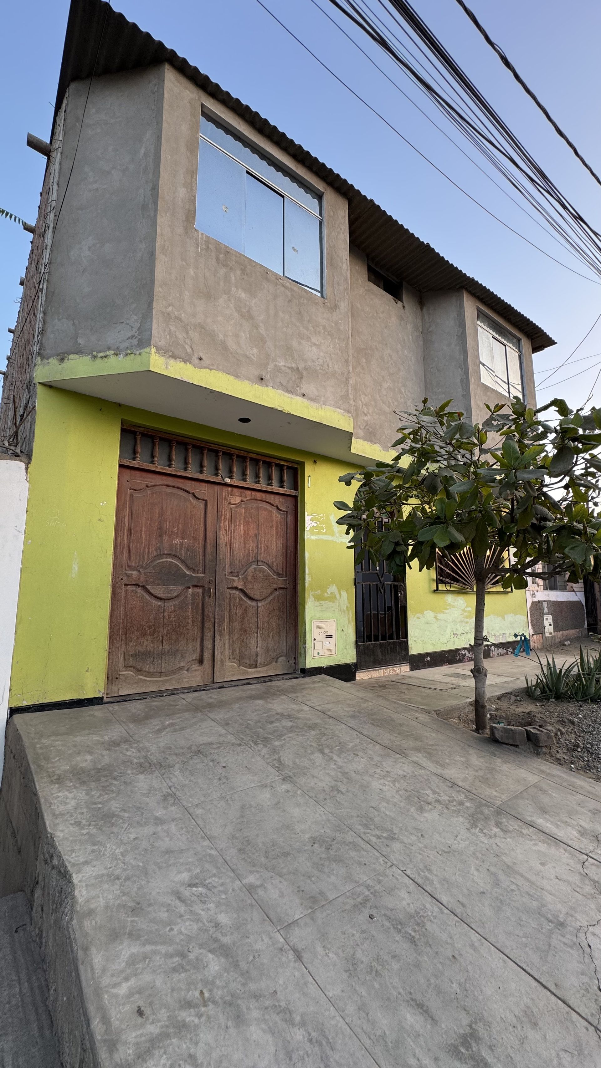 Casa en avenida en Nuevo Florencia