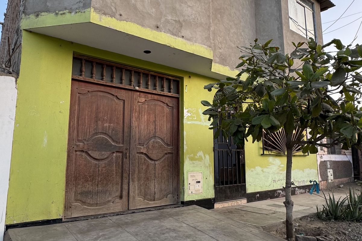 Casa en avenida en Nuevo Florencia