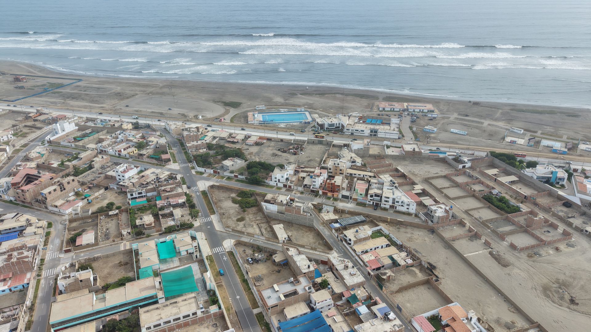 Terreno en esquina en Las Lomas, Huanchaco