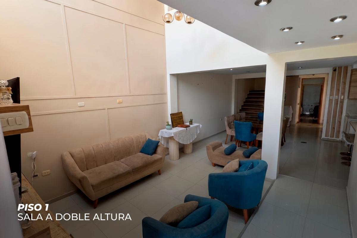 Casa moderna en Urb. Santa Adriana