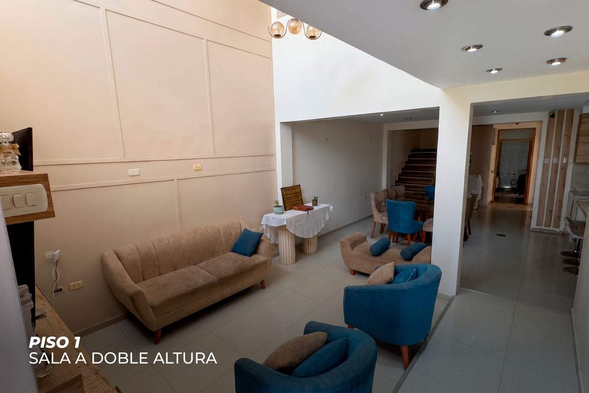 Casa moderna en Urb. Santa Adriana