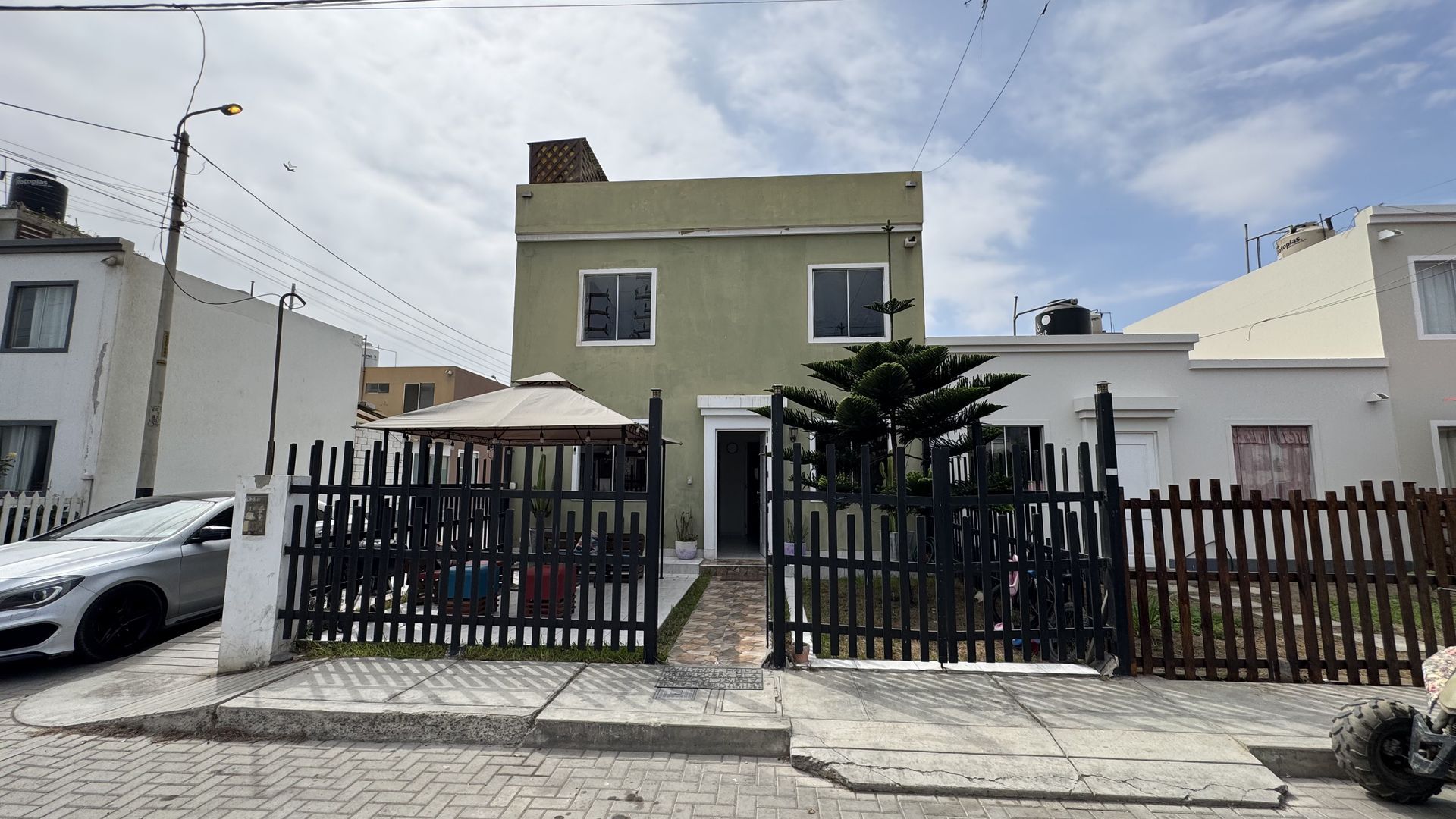 Casa frente a parque en Sol de las Delicias