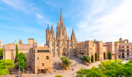 Barcelona explorations: Gothic Quarter, Sagrada Familia, wine tasting & Montserrat Abbey