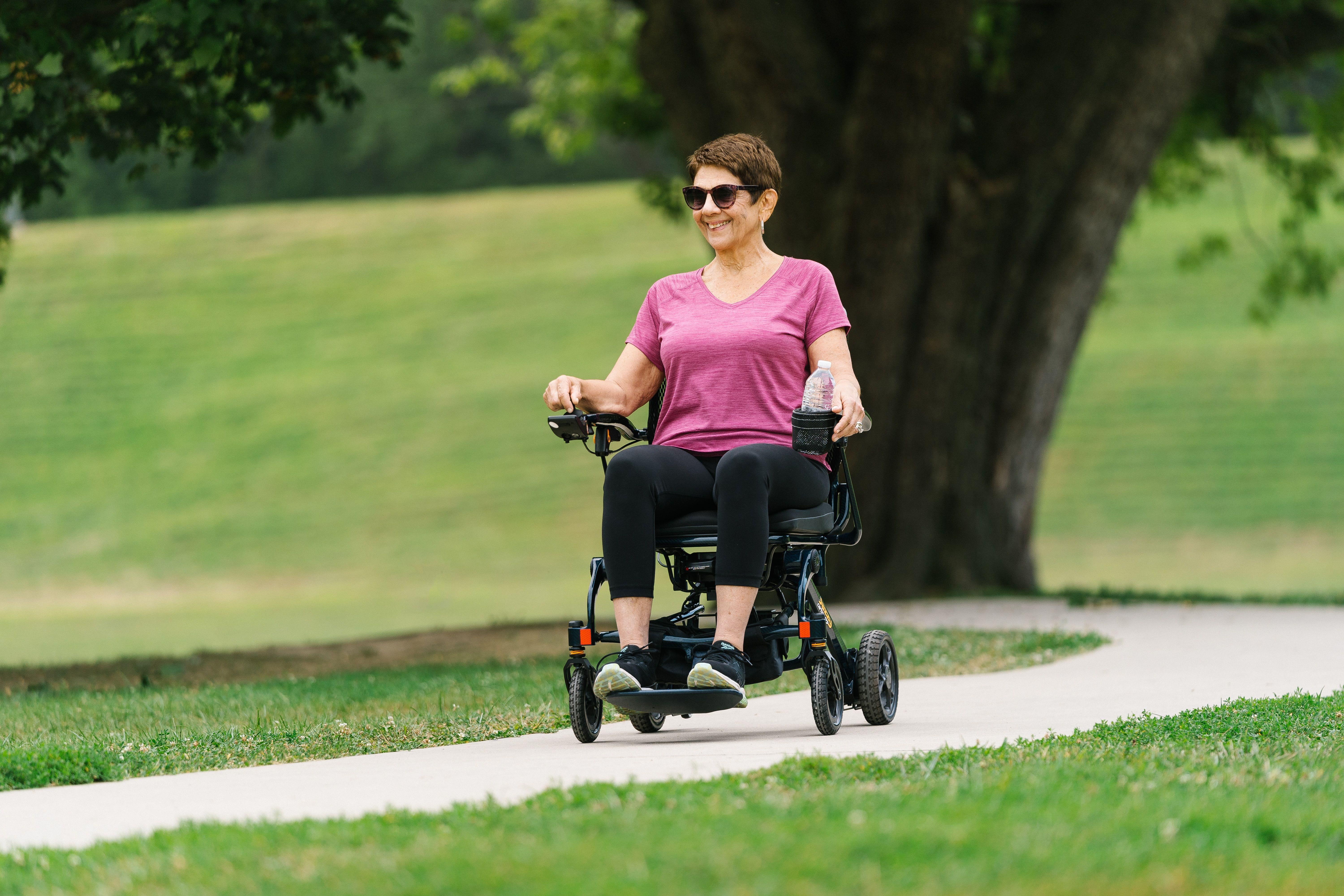 Folding power chairs