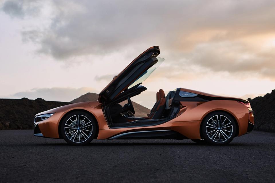 i8 Roadster Makes its Debut