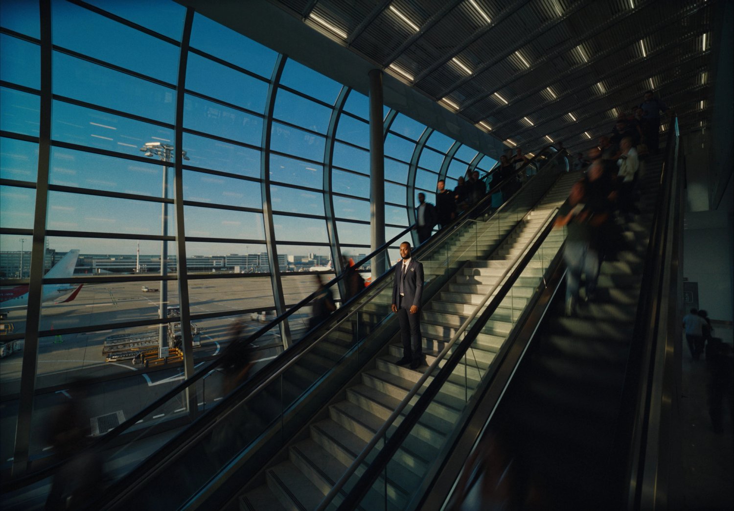 ADP_DC Online_MIX Marc ENG_4444 to grain.mov_1.36.15