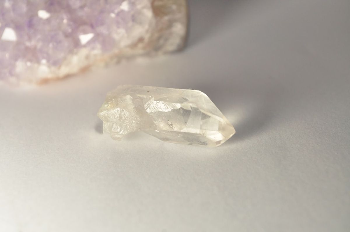 白水晶淨化指南：能量重置與保養方法