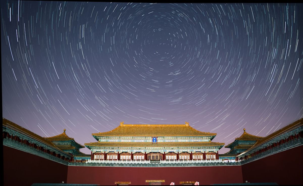 紫微命盤完整解讀：宮位與主星指南