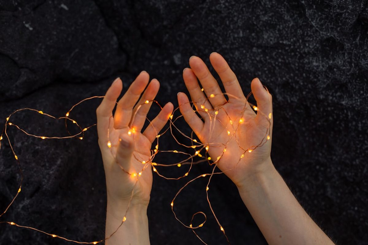 能量療癒入門指南：什麼是靈氣 Reiki？完整解析與學習路徑
