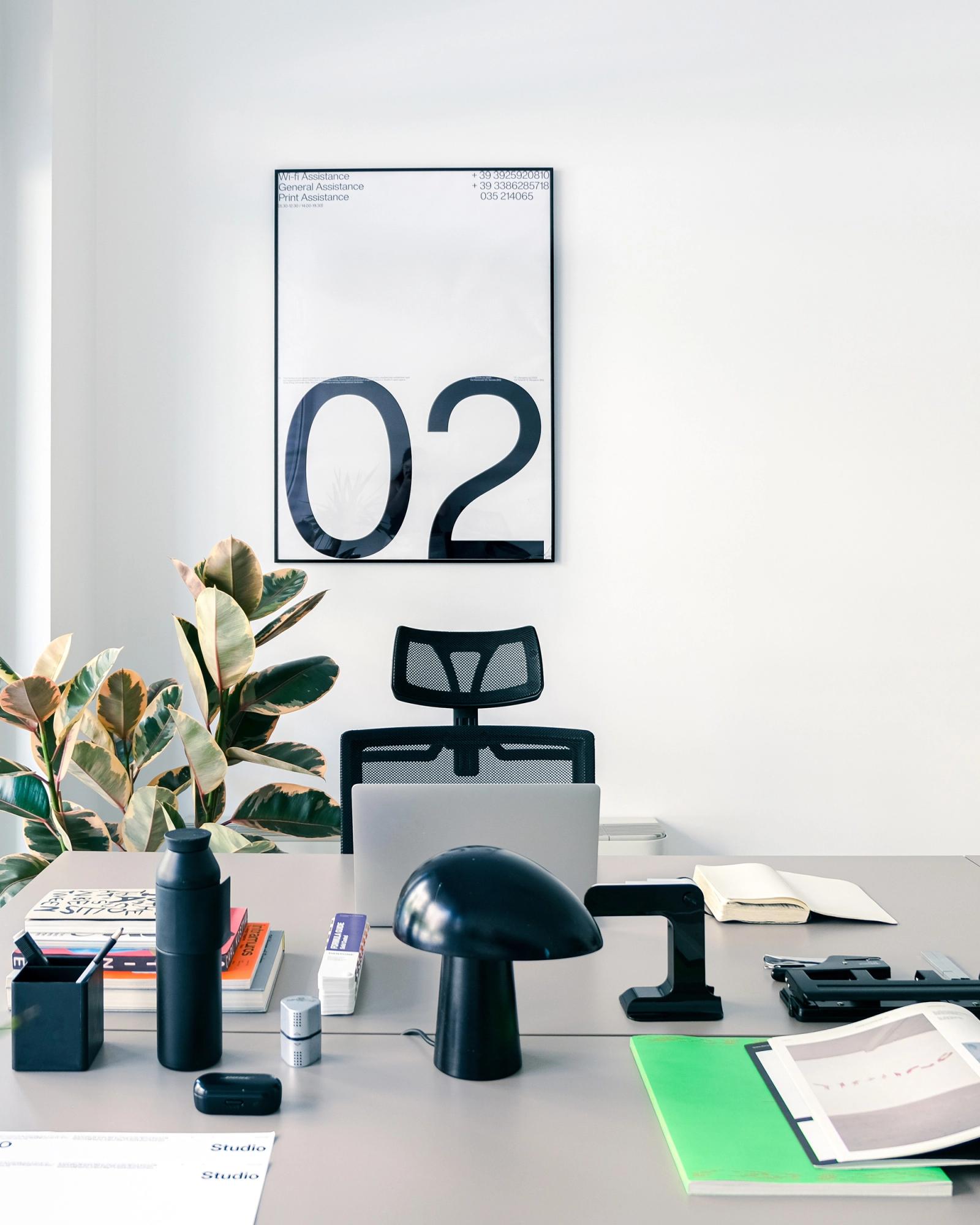 The Factory offre una vasta gamma di soluzioni per tutti coloro che cercano un ambiente professionale ed accogliente dove lavorare e collaborare con altri professionisti in modo flessibile, economico e dotato di diversi servizi.
Con le nostre opzioni di postazione fissa o flessibile, uffici e sale riunioni puoi scegliere come organizzare il tuo spazio di lavoro, in base alle tue esigenze e alle tue necessità . Inoltre, la nostra struttura mette a tua disposizione tutti gli strumenti funzionali al tuo business, tra cui connessione internet ad alta velocità, stampanti, scanner, sale riunioni e molto altro.
The Factory offre uno spazio di lavoro collaborativo, flessibile ed economico, dove lavorare in modo efficace e interagire con
altri professionisti. 
