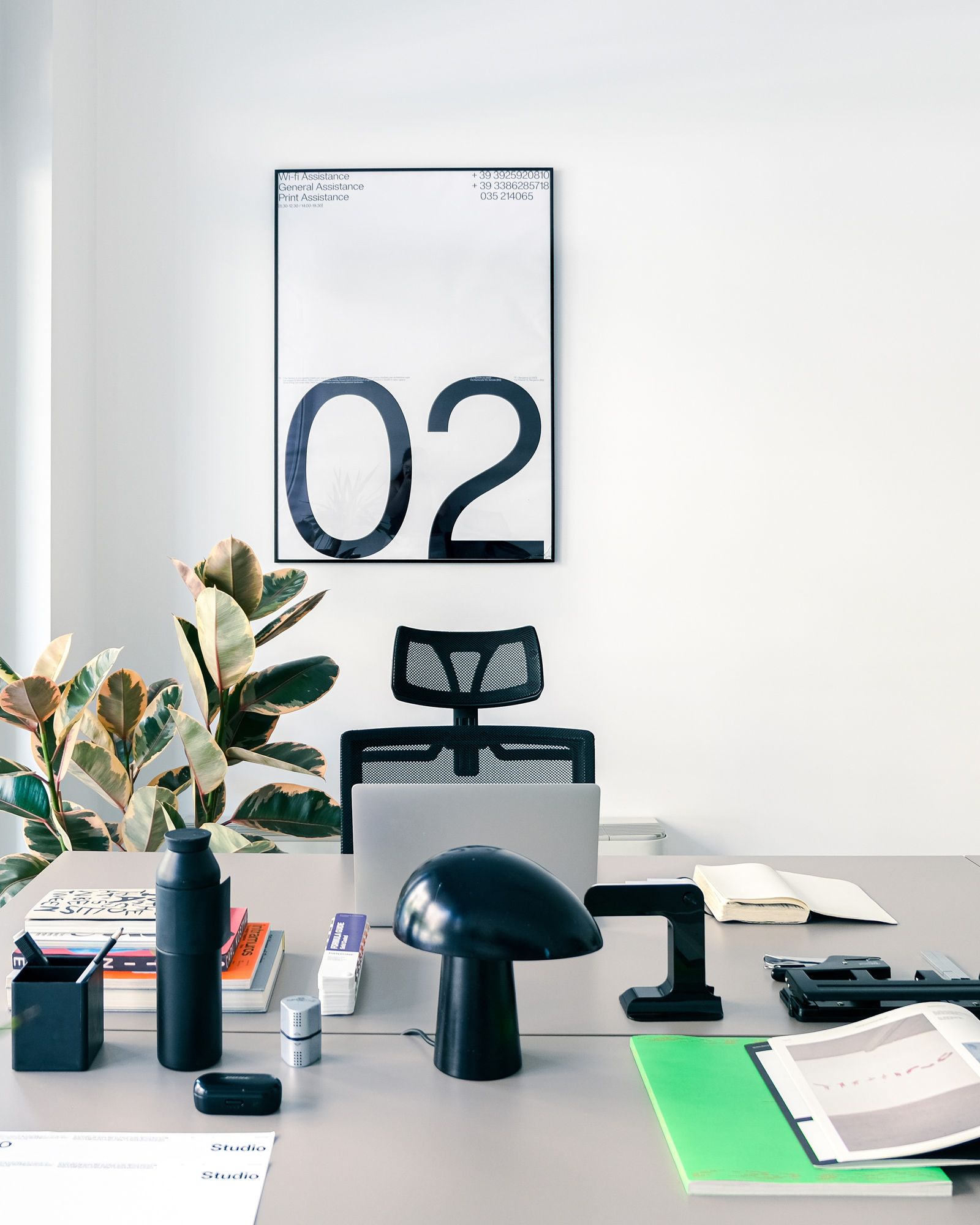 The Factory offre una vasta gamma di soluzioni per tutti coloro che cercano un ambiente professionale ed accogliente dove lavorare e collaborare con altri professionisti in modo flessibile, economico e dotato di diversi servizi.
Con le nostre opzioni di postazione fissa o flessibile, uffici e sale riunioni puoi scegliere come organizzare il tuo spazio di lavoro, in base alle tue esigenze e alle tue necessità . Inoltre, la nostra struttura mette a tua disposizione tutti gli strumenti funzionali al tuo business, tra cui connessione internet ad alta velocità, stampanti, scanner, sale riunioni e molto altro.
The Factory offre uno spazio di lavoro collaborativo, flessibile ed economico, dove lavorare in modo efficace e interagire con
altri professionisti.