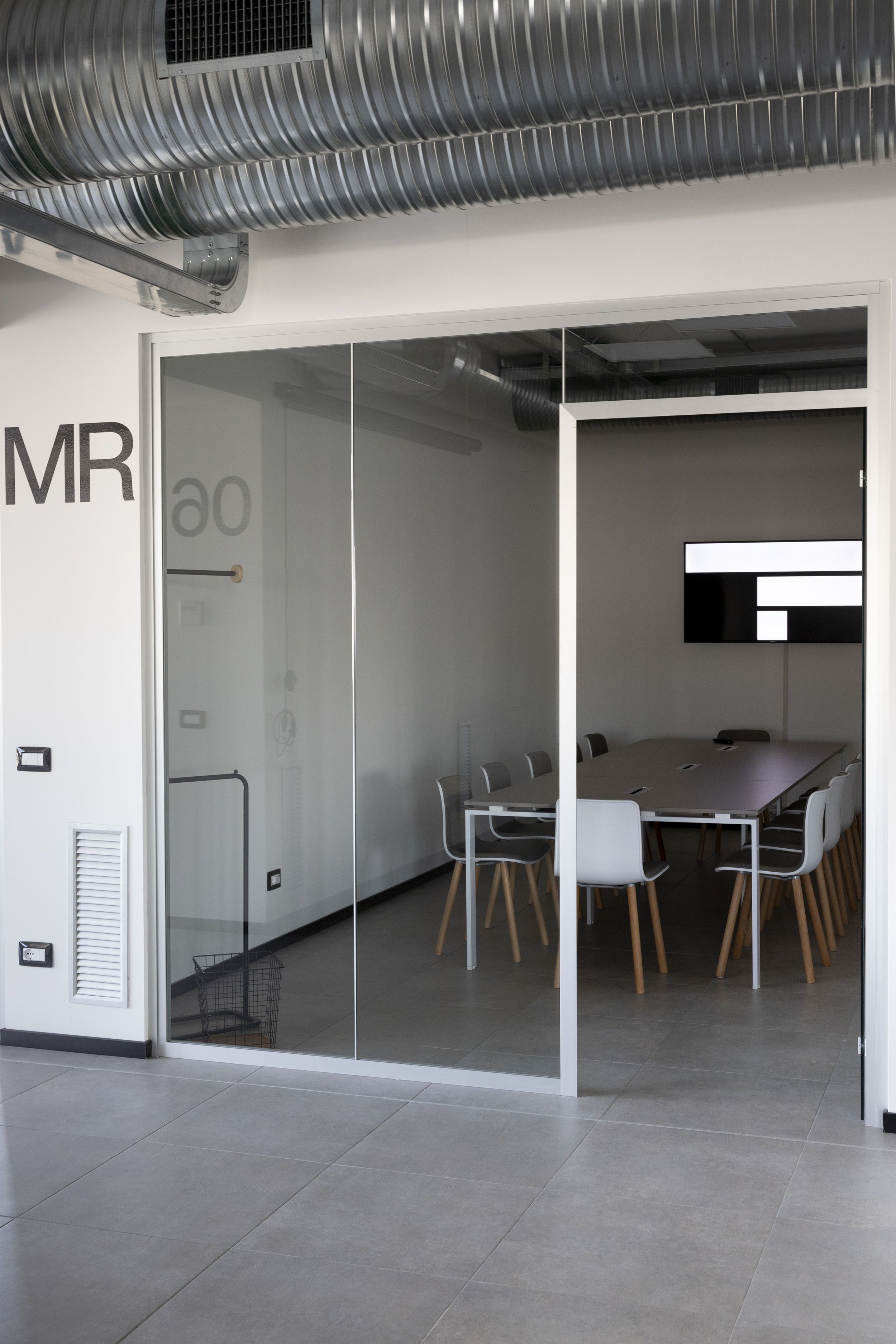 Book our meeting room designed specifically for your team or clients to work in a dedicated environment tailored for your meetings