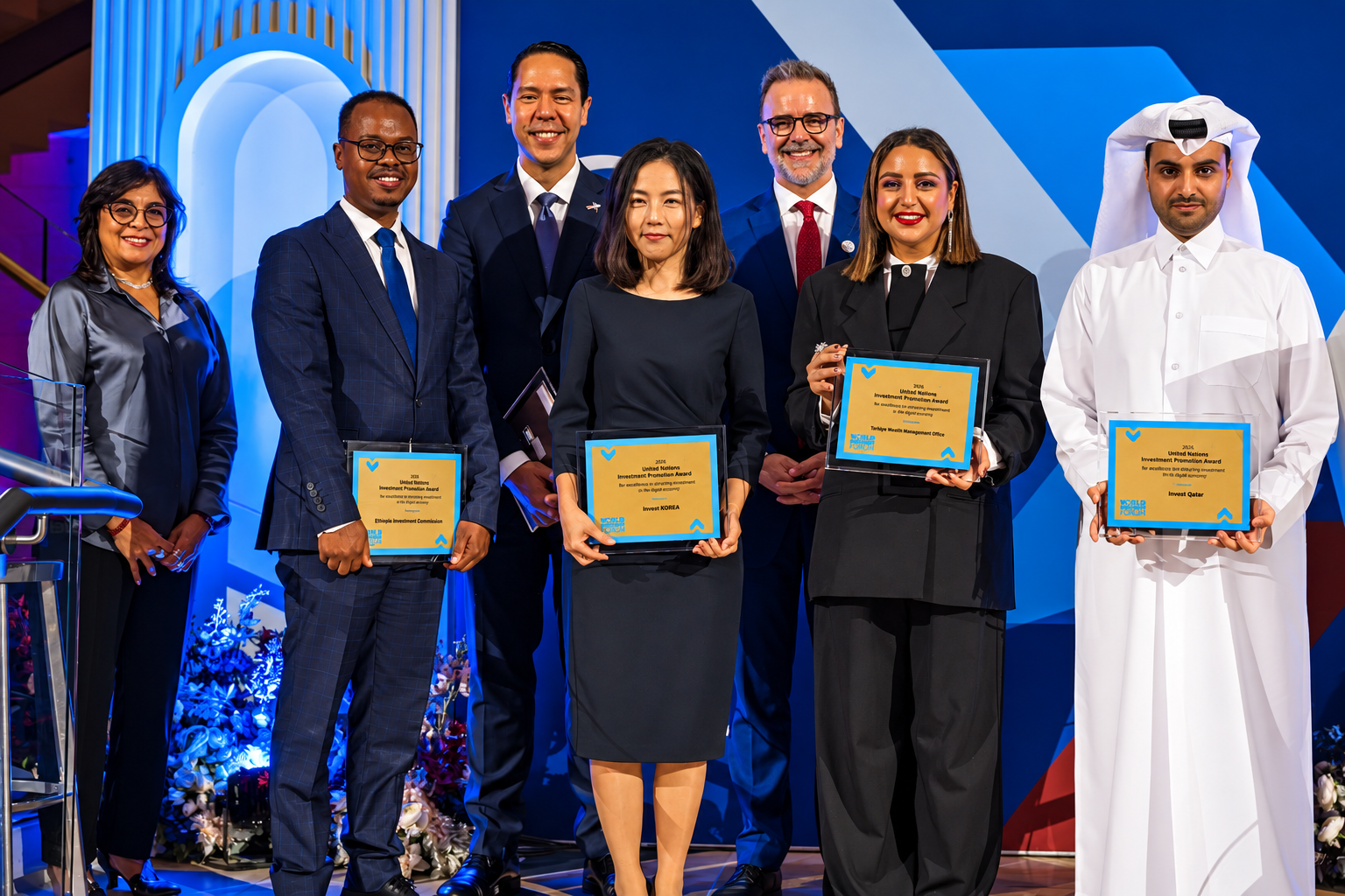 Leo Naut and other award recipients pose with Acting UNCTAD Secretary-General Pedro Manuel Moreno